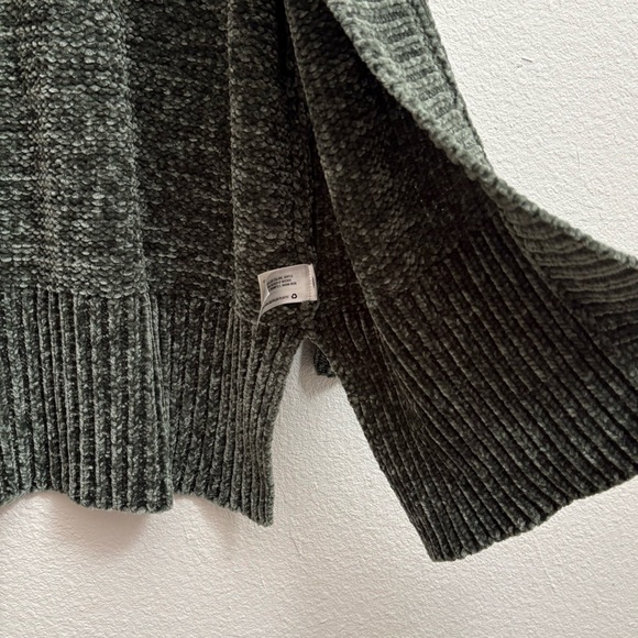 Velour Knit Style Women's Cardigan Sweater Dark Green size small - Picture 6 of 11